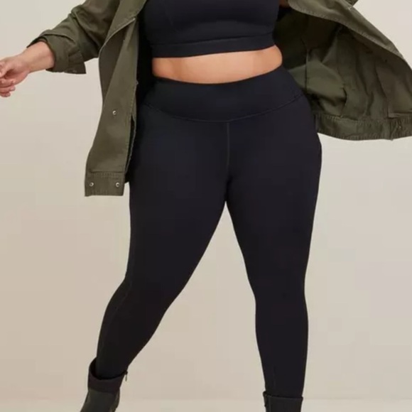 Torrid Leggings High Rise Full-Length Pocket Black Size 5X / 28 Active Workout - Picture 4 of 13